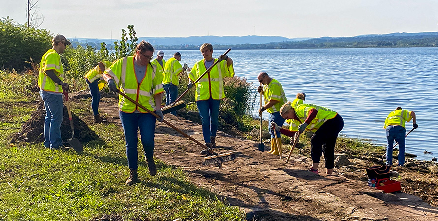 National Grid Volunteers Restore Syracuse History