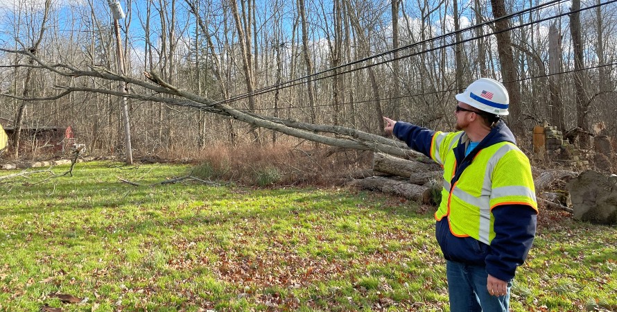 National Grid Restoring Power after windstorm