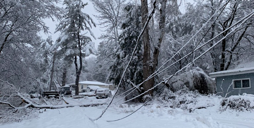 National Grid Crew restoring services