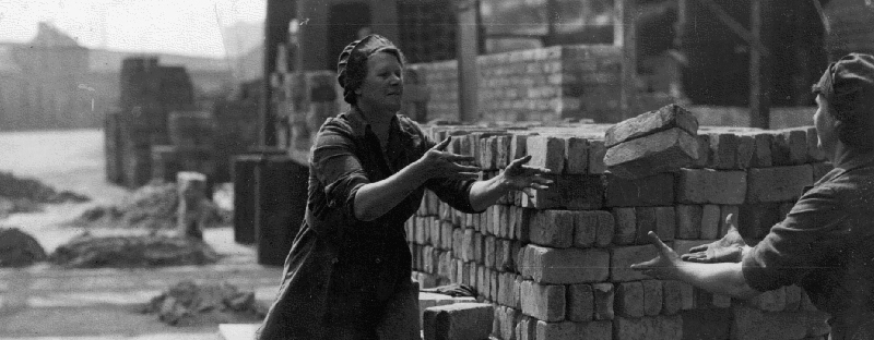 Women war workers during WW2 in London - used for the National Grid story 'VE Day 2020: The people powering the nation during WW2'