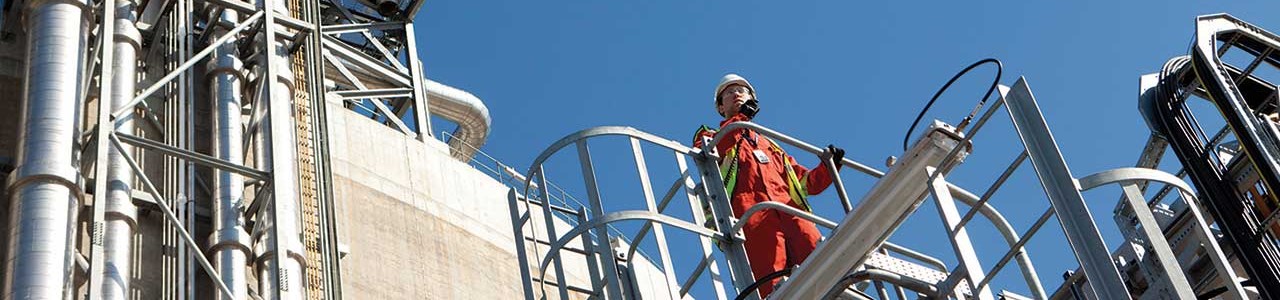 Grain LNG Man on platform