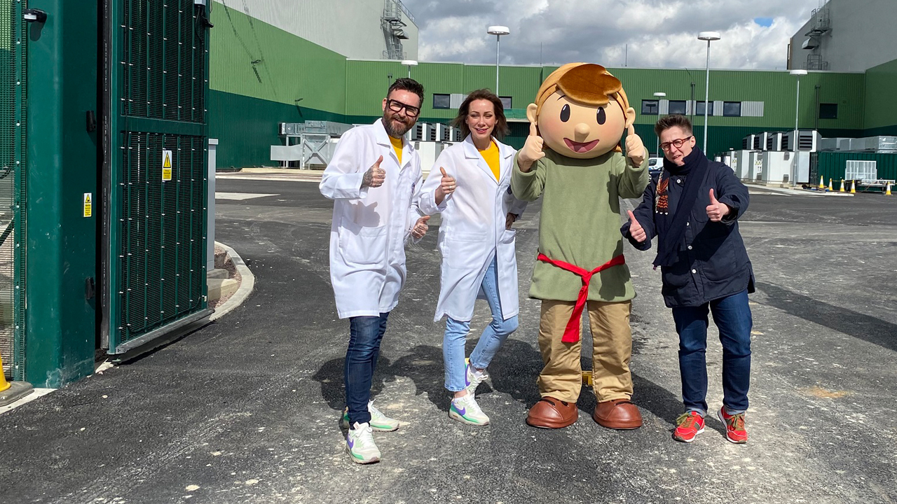 'Alfie' together with the archaeologies (left) and two 'scientist' delivering educational energy session