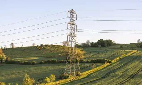 Roundway Hill pylon