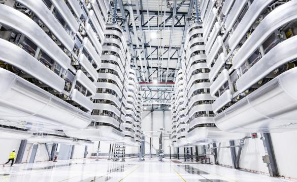 Converter station valve hall