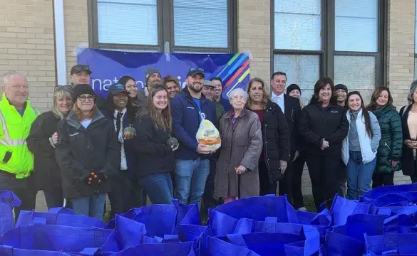 Donating Thanksgiving Meals to the Riverhead Community