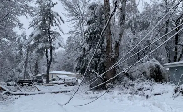 National Grid Crew restoring services