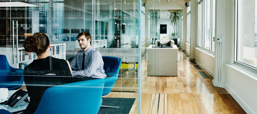 Two Employee in meeting 
