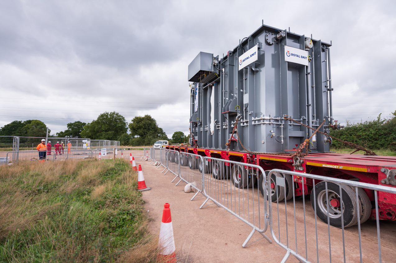 HCP - Shunt reactor delivered to Sandford Substation