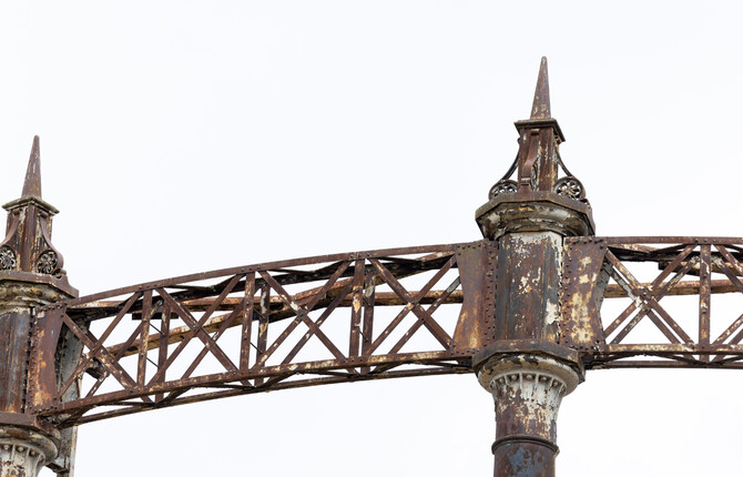 Close up of a section of the top of the Great Yarmouth Gas Holder