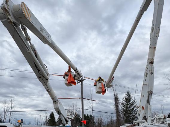 Overhead crews in Brockport, NY